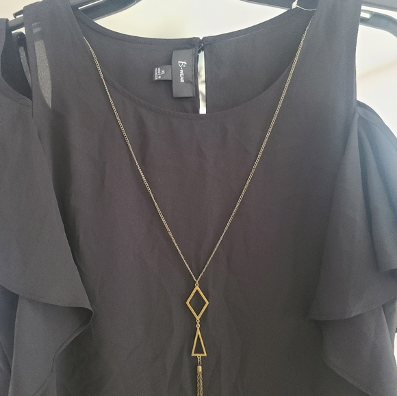 B-Wear NWOT XL black cold shoulder blouse with necklace. Very pretty! - Picture 3 of 7